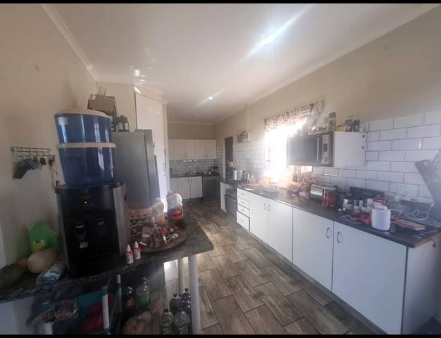 4 BEDROOM HOUSE FOR SALE IN MARGATE BEACH